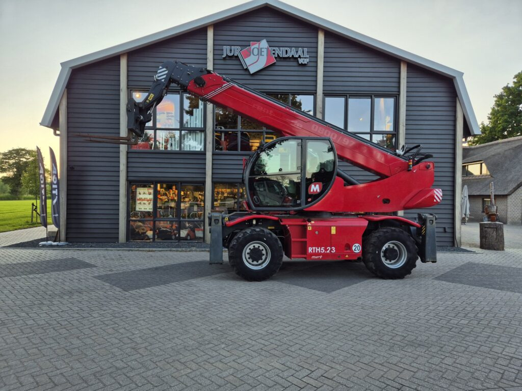 MAGNI RTH 5.23 Smart D/C - Stivuitor telescopic: Foto 1 MAGNI RTH 5.23 Smart D/C - Stivuitor telescopic: Foto 1