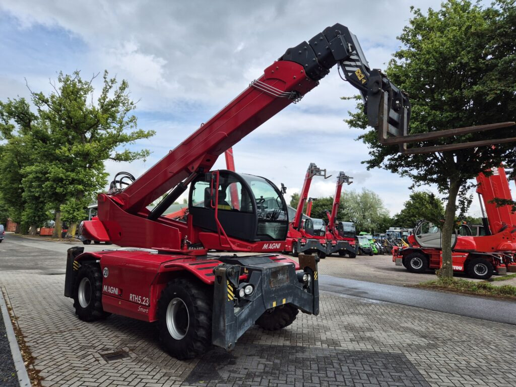 MAGNI RTH 5.23 - Stivuitor telescopic: Foto 3 MAGNI RTH 5.23 - Stivuitor telescopic: Foto 3