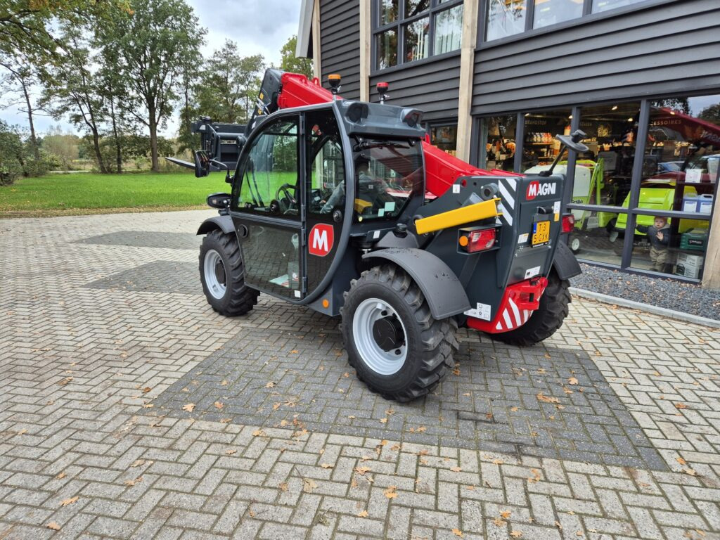 MAGNI TH 3.6 - Stivuitor telescopic: Foto 3 MAGNI TH 3.6 - Stivuitor telescopic: Foto 3