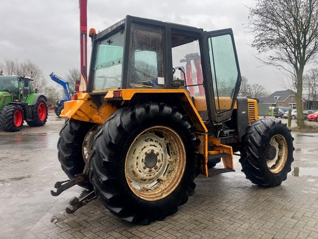 Tractor agricol RENAULT 145.14: Foto 11