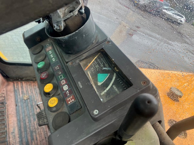 Tractor agricol RENAULT 145.14: Foto 16