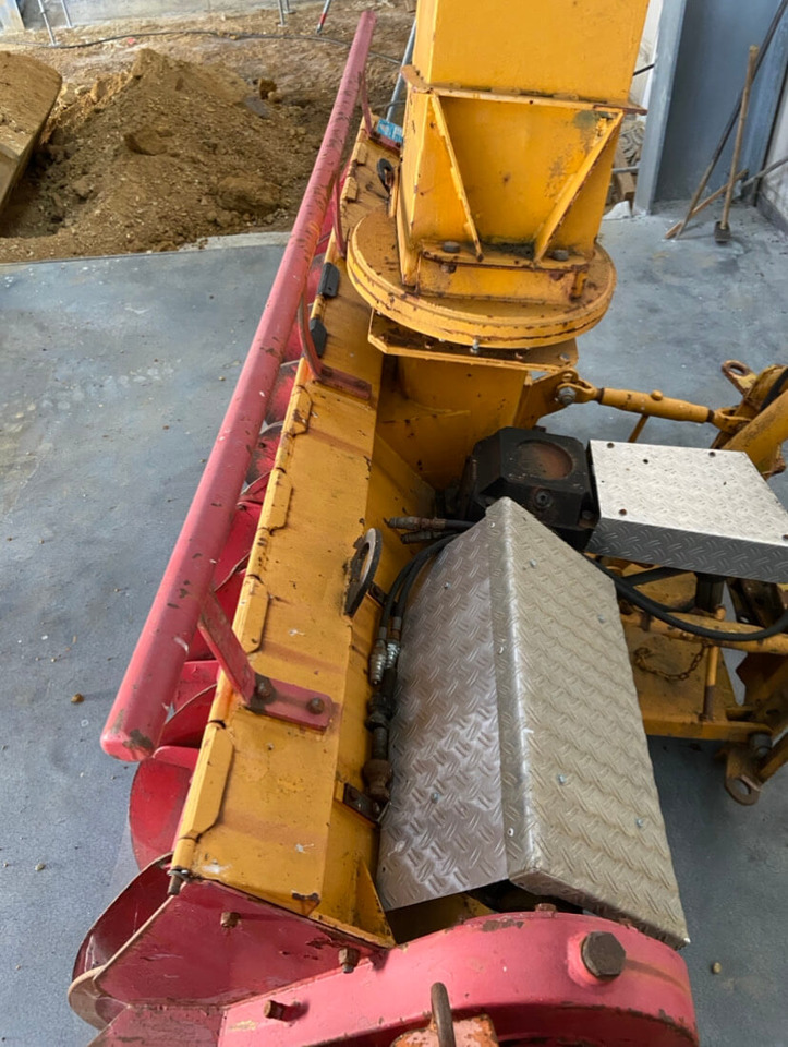 Unimog Schneefräse Overaasen T-70B - Plug zapada: Foto 3 Unimog Schneefräse Overaasen T-70B - Plug zapada: Foto 3