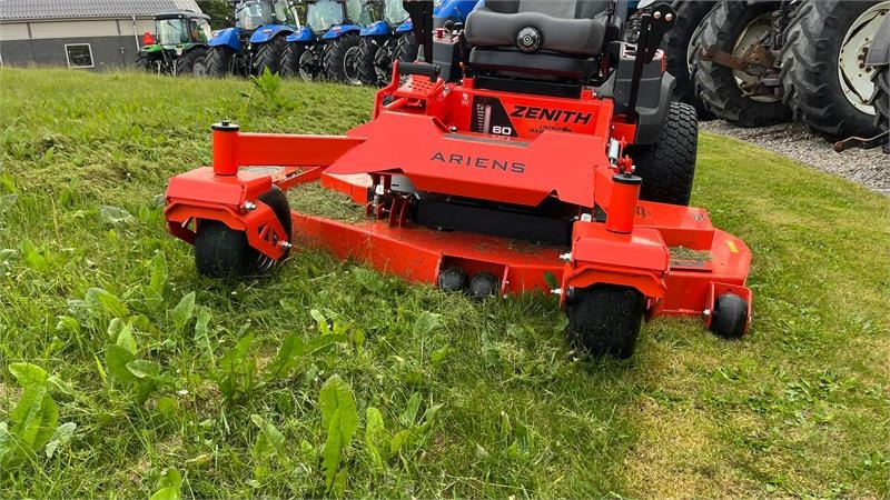 Ariens Zenith 60 SD Top professionel maskine med stor 2 c - Tractor comunal: Foto 4 Ariens Zenith 60 SD Top professionel maskine med stor 2 c - Tractor comunal: Foto 4