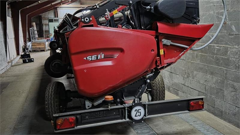 Case IH 8250 Axial-Flow med 35fod Varicut skærebord. Dansk - Combină de recoltat cereale: Foto 5 Case IH 8250 Axial-Flow med 35fod Varicut skærebord. Dansk - Combină de recoltat cereale: Foto 5