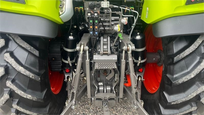 Claas Arion 440 CIS med frontlæsser - Tractor agricol: Foto 4 Claas Arion 440 CIS med frontlæsser - Tractor agricol: Foto 4