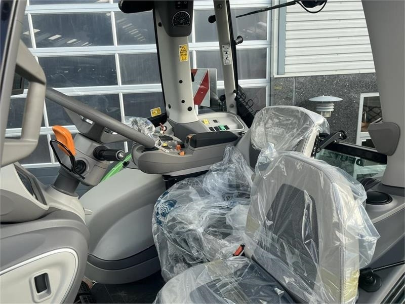 Deutz-fahr 9340 TTV WARRIOR, New and unused tractor - Tractor agricol: Foto 4 Deutz-fahr 9340 TTV WARRIOR, New and unused tractor - Tractor agricol: Foto 4