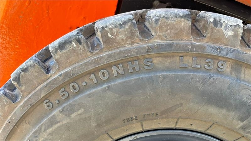 Doosan D30 G med kabine og KUN 57 TIMER FRA NY, MED TIME - Stivuitor diesel: Foto 3 Doosan D30 G med kabine og KUN 57 TIMER FRA NY, MED TIME - Stivuitor diesel: Foto 3