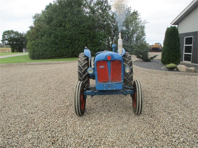 Fordson Major Diesel traktor - Tractor agricol: Foto 3 Fordson Major Diesel traktor - Tractor agricol: Foto 3