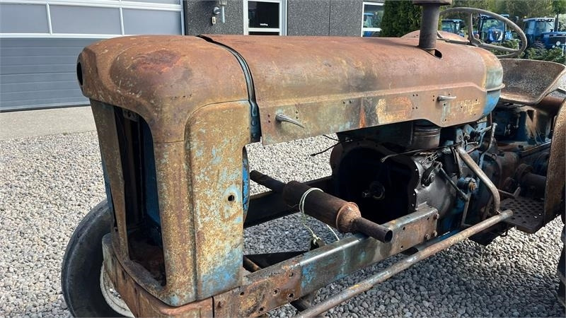 Fordson Major Motoren mangler, men mange god dele. - Tractor agricol: Foto 4 Fordson Major Motoren mangler, men mange god dele. - Tractor agricol: Foto 4