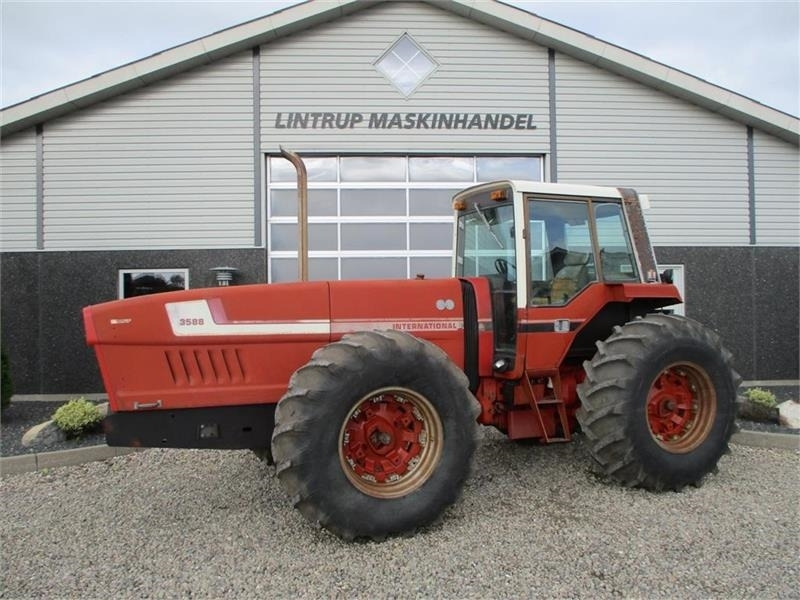 International 3588 Amerikaner klassiker - Tractor agricol: Foto 1 International 3588 Amerikaner klassiker - Tractor agricol: Foto 1