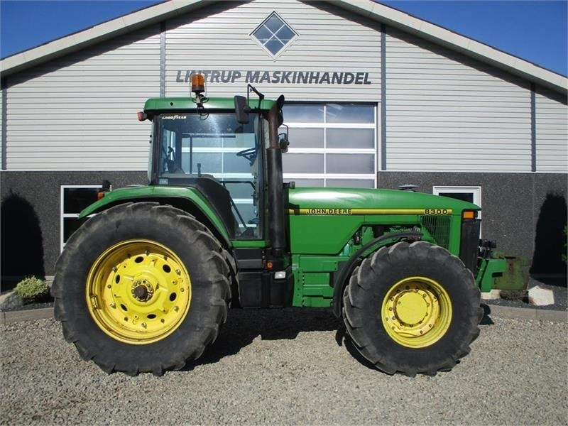 John Deere 8300 Pæn regulær traktor med rigtig gode dæk på. - Tractor agricol: Foto 3 John Deere 8300 Pæn regulær traktor med rigtig gode dæk på. - Tractor agricol: Foto 3