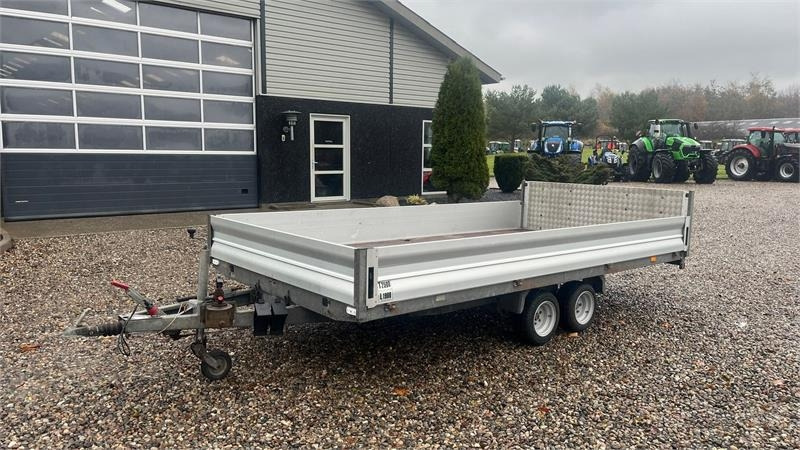 Selandia Maskintrailer med vip og rampe med hydrau - Remorcă platformă: Foto 2 Selandia Maskintrailer med vip og rampe med hydrau - Remorcă platformă: Foto 2
