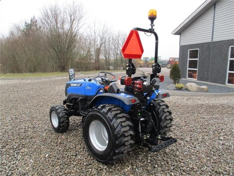 Solis 26 6+2 Gearmaskine med servostyring og industrihju - Tractor comunal: Foto 3 Solis 26 6+2 Gearmaskine med servostyring og industrihju - Tractor comunal: Foto 3
