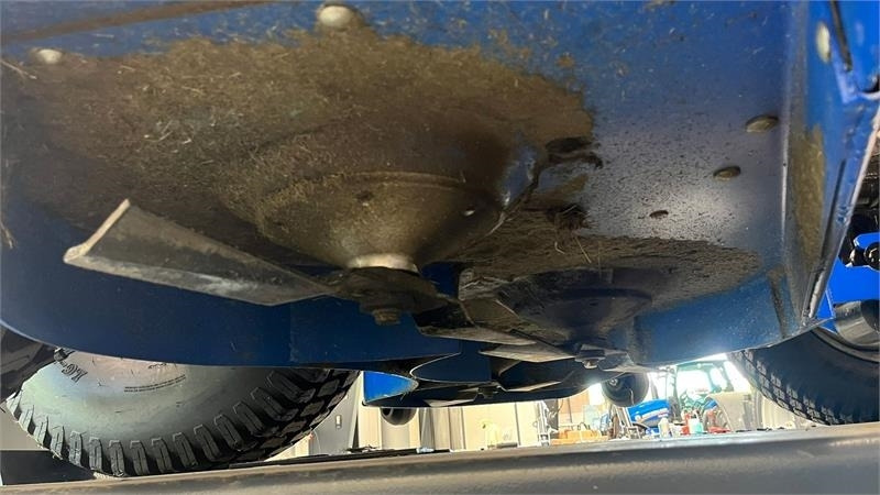 Maşină de tuns iarba Solis 26 HST Hydrostat Turf hjul og klipperbord: Foto 22 Maşină de tuns iarba Solis 26 HST Hydrostat Turf hjul og klipperbord: Foto 22