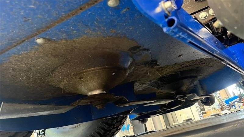 Maşină de tuns iarba Solis 26 HST Hydrostat Turf hjul og klipperbord: Foto 23 Maşină de tuns iarba Solis 26 HST Hydrostat Turf hjul og klipperbord: Foto 23