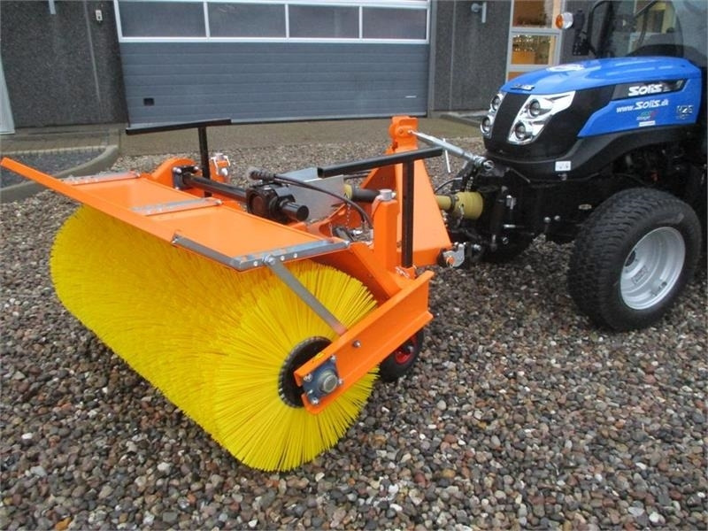 Solis 26 HST Snow Edition med frontlift, front PTO, Thyr - Tractor agricol: Foto 2 Solis 26 HST Snow Edition med frontlift, front PTO, Thyr - Tractor agricol: Foto 2