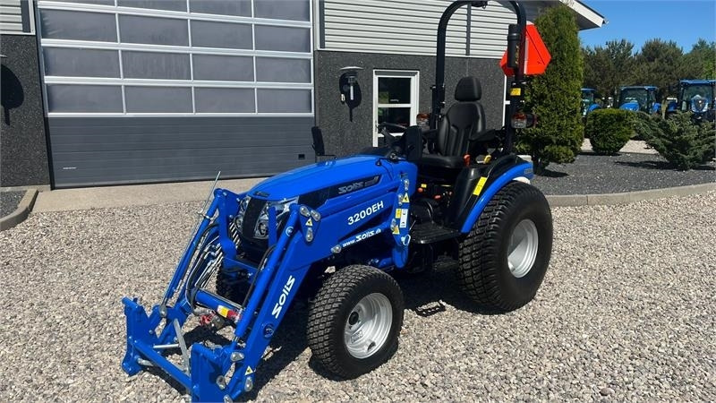 Solis H26 HST Turfdæk og Frontlæsser - Tractor agricol: Foto 2 Solis H26 HST Turfdæk og Frontlæsser - Tractor agricol: Foto 2