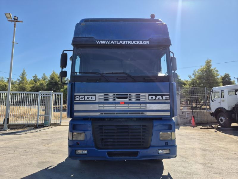 DAF XF 480 DAF XF.480 4X2 Super Space Intarder - Cap tractor: Foto 2 DAF XF 480 DAF XF.480 4X2 Super Space Intarder - Cap tractor: Foto 2