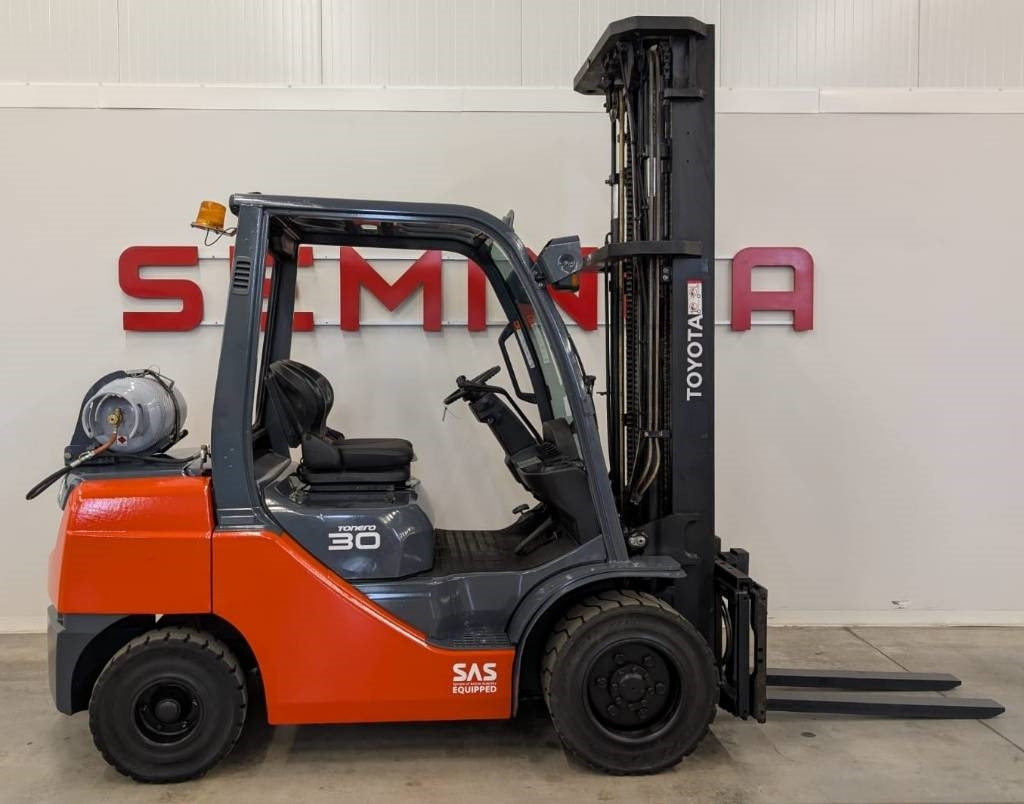 Toyota 10787 - 02-8FGF30 - Stivuitor GPL: Foto 2 Toyota 10787 - 02-8FGF30 - Stivuitor GPL: Foto 2