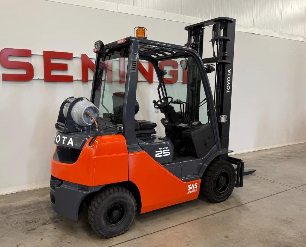 Toyota 10860 - 02-8FGF25 - Stivuitor GPL: Foto 3 Toyota 10860 - 02-8FGF25 - Stivuitor GPL: Foto 3