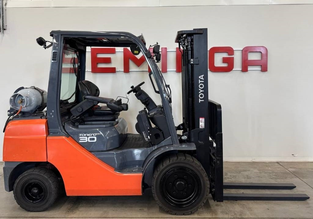 Toyota 10949 06-8FG30F - Stivuitor GPL: Foto 2 Toyota 10949 06-8FG30F - Stivuitor GPL: Foto 2