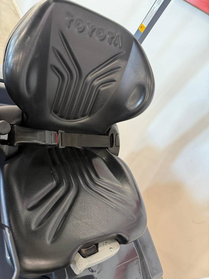 Toyota 10971 - 8FBM16T - Electrostivuitor: Foto 5 Toyota 10971 - 8FBM16T - Electrostivuitor: Foto 5