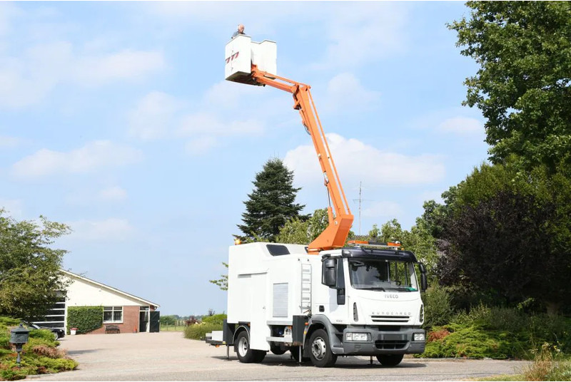 Iveco EuroCargo 120 E18!! ARBEITSBUHNE/SKYWORKER/HOOGWERKER!!EURO5!! CUSTERS!! - Camion: Foto 1 Iveco EuroCargo 120 E18!! ARBEITSBUHNE/SKYWORKER/HOOGWERKER!!EURO5!! CUSTERS!! - Camion: Foto 1