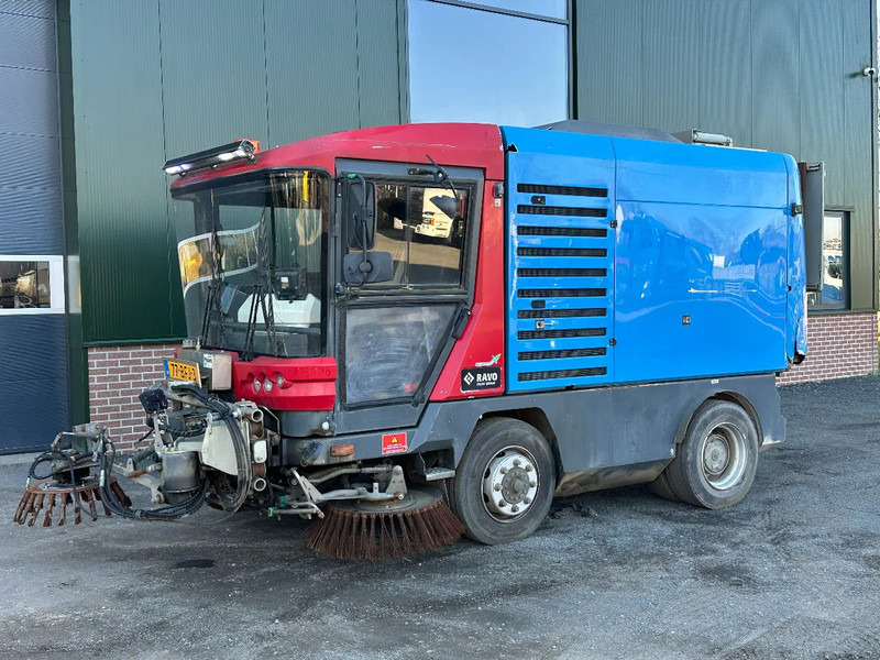 Ravo 580 VEEGMACHINE/SWEEPER!! - Măturătoare stradală: Foto 1 Ravo 580 VEEGMACHINE/SWEEPER!! - Măturătoare stradală: Foto 1