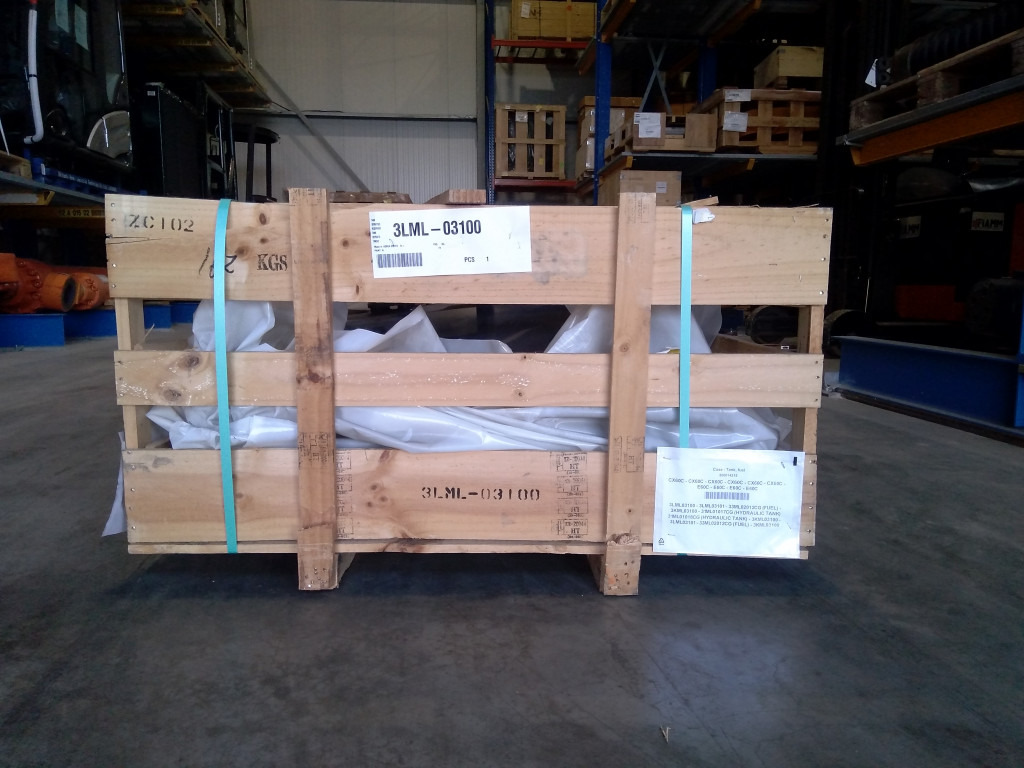 Case 3LML03100 - 31ML01018CG (HYDRAULIC TANK) - Rezervor combustibil pentru Utilaje constructii: Foto 3 Case 3LML03100 - 31ML01018CG (HYDRAULIC TANK) - Rezervor combustibil pentru Utilaje constructii: Foto 3