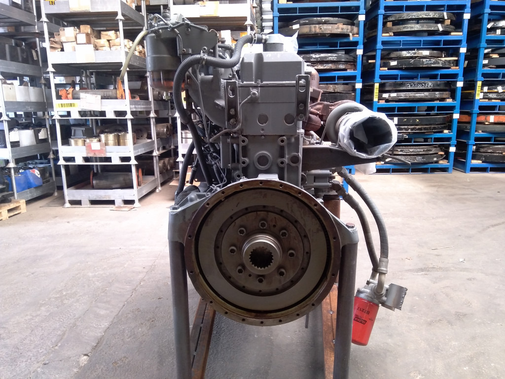 Hitachi 4644223 - Motor pentru Utilaje constructii: Foto 4 Hitachi 4644223 - Motor pentru Utilaje constructii: Foto 4