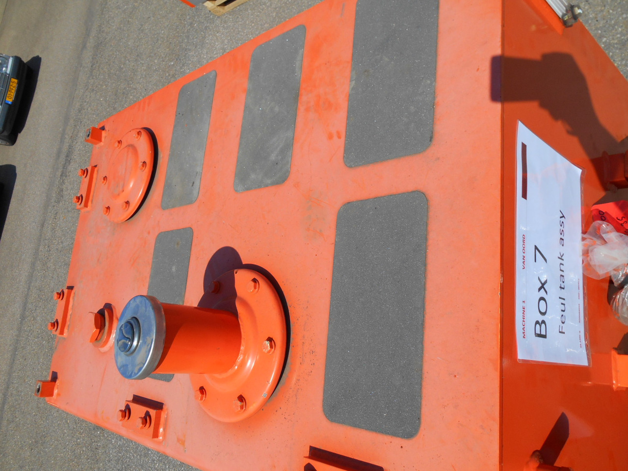 Hitachi EX1200-6 - 9278777 - Rezervor combustibil pentru Utilaje constructii: Foto 1 Hitachi EX1200-6 - 9278777 - Rezervor combustibil pentru Utilaje constructii: Foto 1