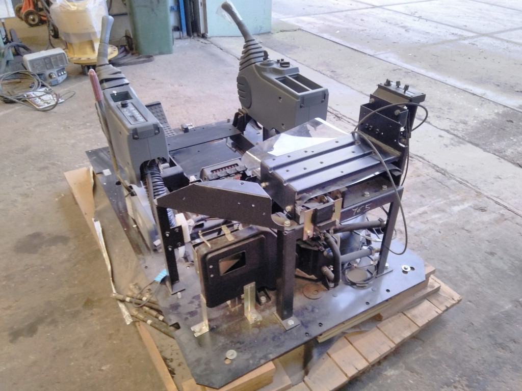 Hitachi HITACHI-5 - - Cabină și interior pentru Utilaje constructii: Foto 2 Hitachi HITACHI-5 - - Cabină și interior pentru Utilaje constructii: Foto 2