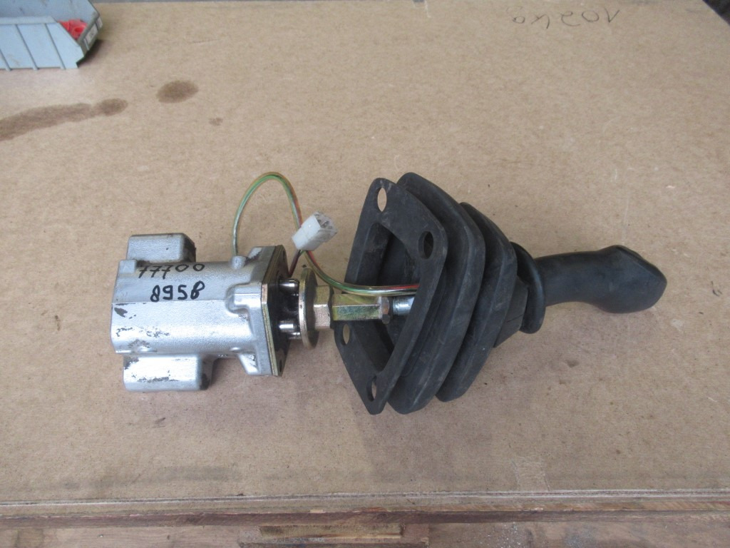 Hitachi - Cabină și interior pentru Utilaje constructii: Foto 1 Hitachi - Cabină și interior pentru Utilaje constructii: Foto 1