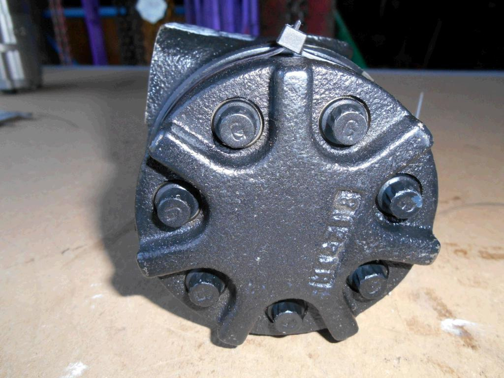 New Holland 4403248 - 4229316 - Motor hidraulic pentru Utilaje constructii: Foto 3 New Holland 4403248 - 4229316 - Motor hidraulic pentru Utilaje constructii: Foto 3