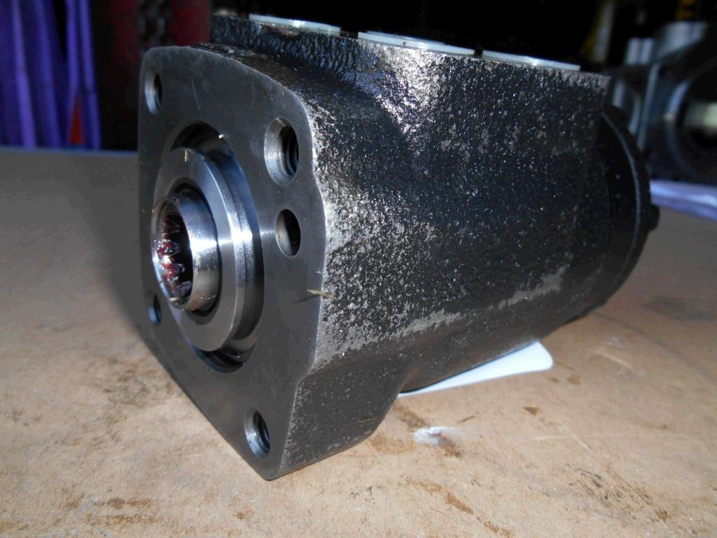 New Holland 4403248 - Motor hidraulic pentru Utilaje constructii: Foto 4 New Holland 4403248 - Motor hidraulic pentru Utilaje constructii: Foto 4