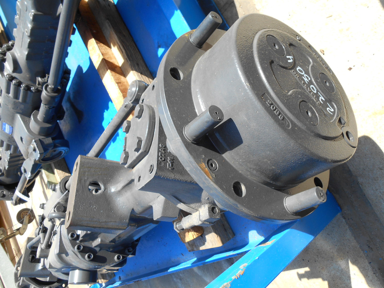 New Holland 87674866 - 87392731 - Axă spate pentru Utilaje constructii: Foto 1 New Holland 87674866 - 87392731 - Axă spate pentru Utilaje constructii: Foto 1