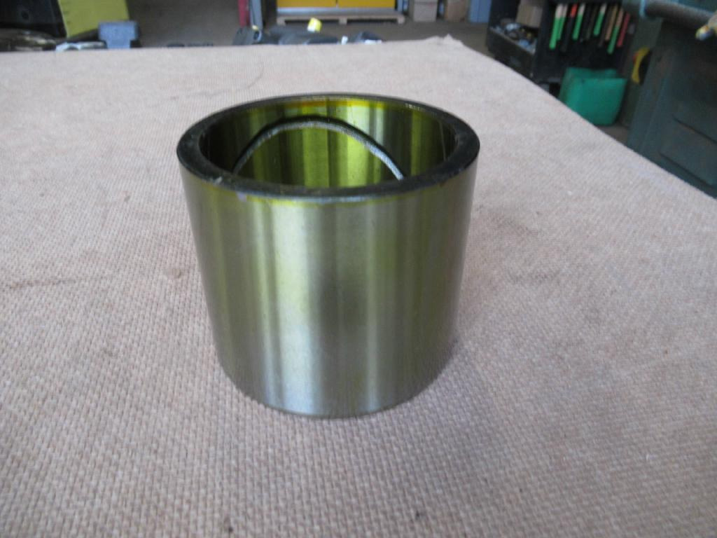New Holland YN12B01213P1 - Piston/ Inel/ Bucşă pentru Utilaje constructii: Foto 1 New Holland YN12B01213P1 - Piston/ Inel/ Bucşă pentru Utilaje constructii: Foto 1