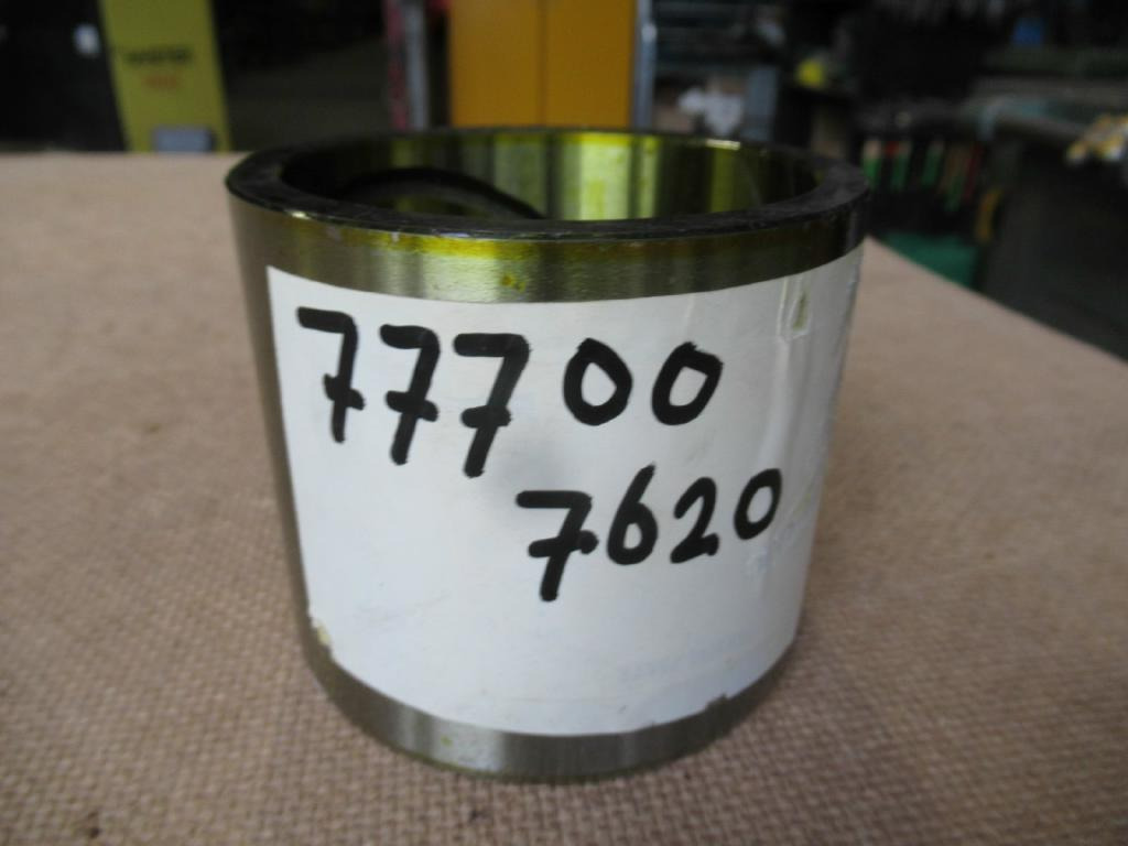 New Holland YN12B01213P1 - Piston/ Inel/ Bucşă pentru Utilaje constructii: Foto 3 New Holland YN12B01213P1 - Piston/ Inel/ Bucşă pentru Utilaje constructii: Foto 3