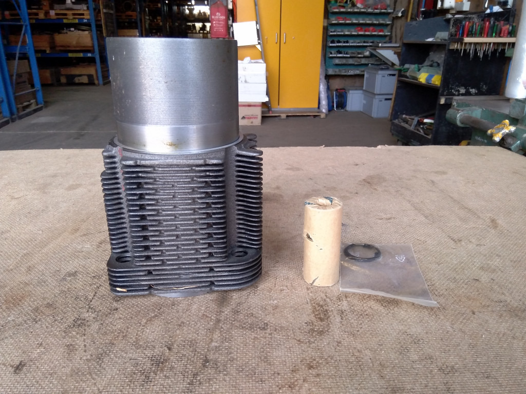 O&K 1484444 - - Piston/ Inel/ Bucşă pentru Utilaje constructii: Foto 1 O&K 1484444 - - Piston/ Inel/ Bucşă pentru Utilaje constructii: Foto 1
