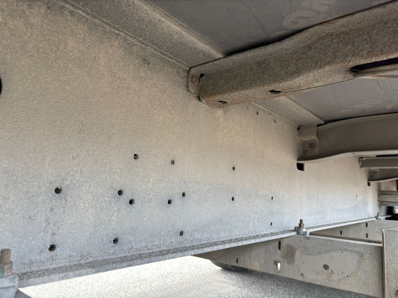 Semiremorcă prelată SCHMITZ SCS 24/L: Foto 8 Semiremorcă prelată SCHMITZ SCS 24/L: Foto 8