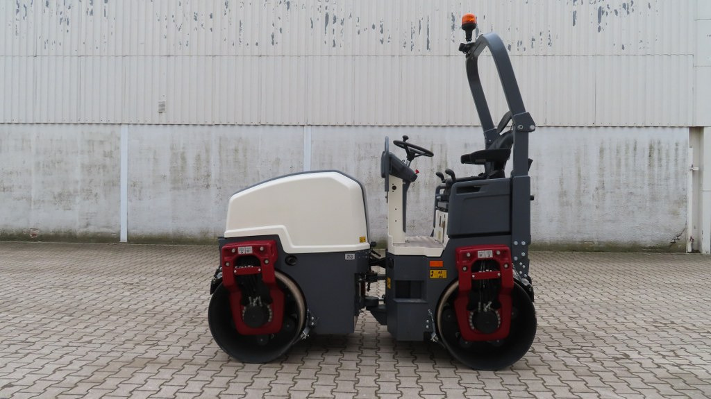 Dynapac CC1200 VI - Cilindru compactor pentru asfalt: Foto 5 Dynapac CC1200 VI - Cilindru compactor pentru asfalt: Foto 5