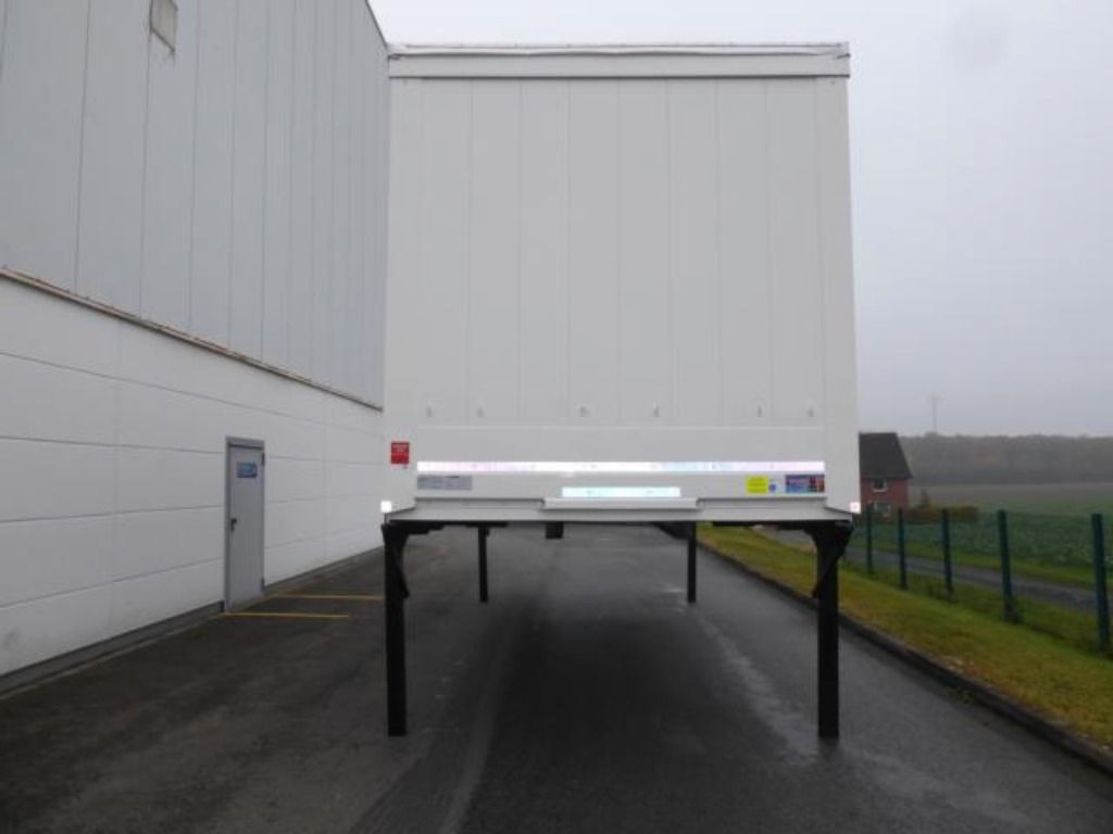 Krone Heck mit Portaltüren - Caroserie cu prelata: Foto 3 Krone Heck mit Portaltüren - Caroserie cu prelata: Foto 3