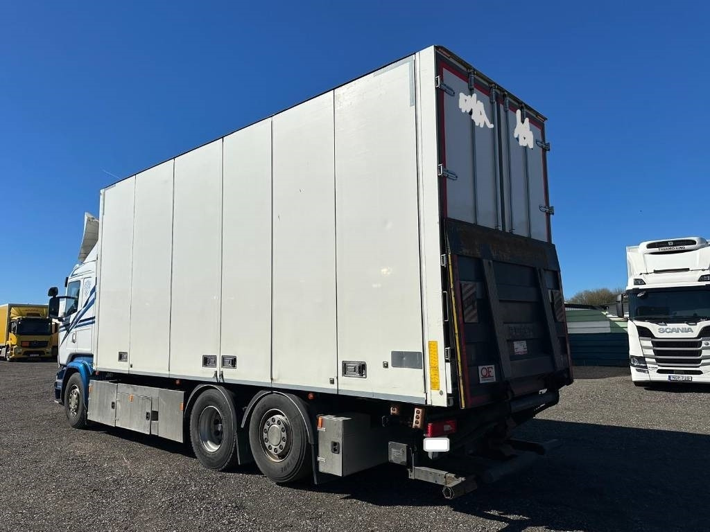 Scania R450LB6X2*4MNB serie 6441 - Camion frigider: Foto 2 Scania R450LB6X2*4MNB serie 6441 - Camion frigider: Foto 2