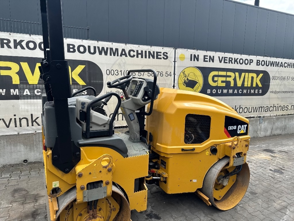 CAT CB 24 B - Cilindru compactor pentru asfalt: Foto 2 CAT CB 24 B - Cilindru compactor pentru asfalt: Foto 2