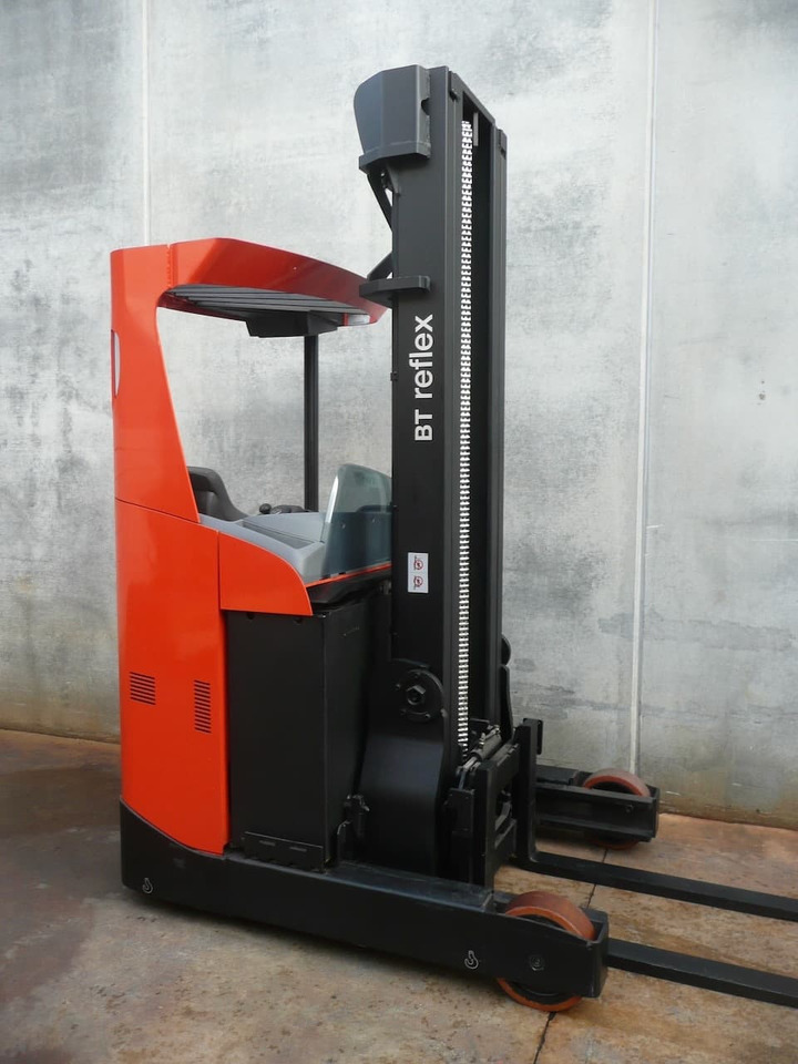 BT RRE 160 - Stivuitor cu catarg retractabil: Foto 1 BT RRE 160 - Stivuitor cu catarg retractabil: Foto 1
