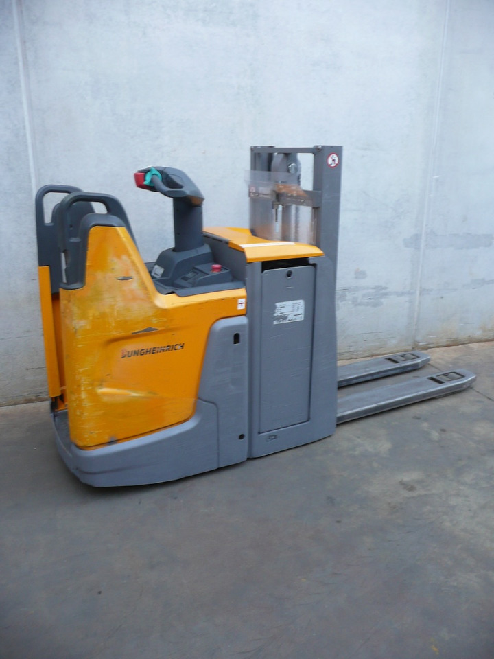 Jungheinrich ERD 220 201 ZT - Transpalet la mare înălţime: Foto 3 Jungheinrich ERD 220 201 ZT - Transpalet la mare înălţime: Foto 3