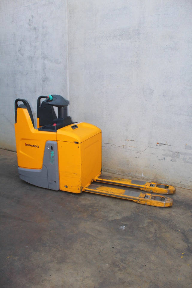 Jungheinrich ERE 120 LI-ION - Transpalet manual: Foto 4 Jungheinrich ERE 120 LI-ION - Transpalet manual: Foto 4