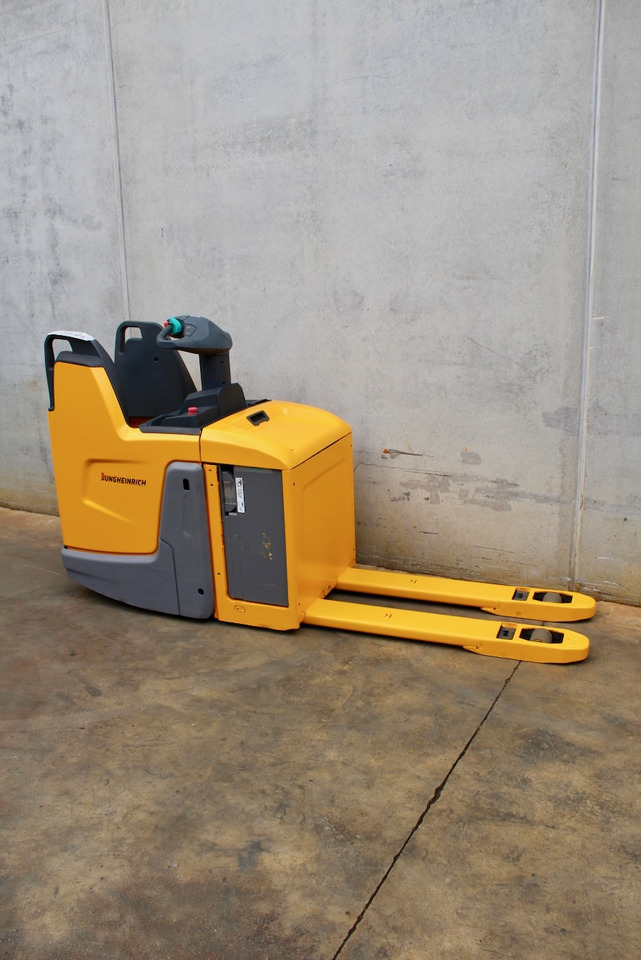 Jungheinrich ERE 225 LI-ION - Transpalet manual: Foto 4 Jungheinrich ERE 225 LI-ION - Transpalet manual: Foto 4