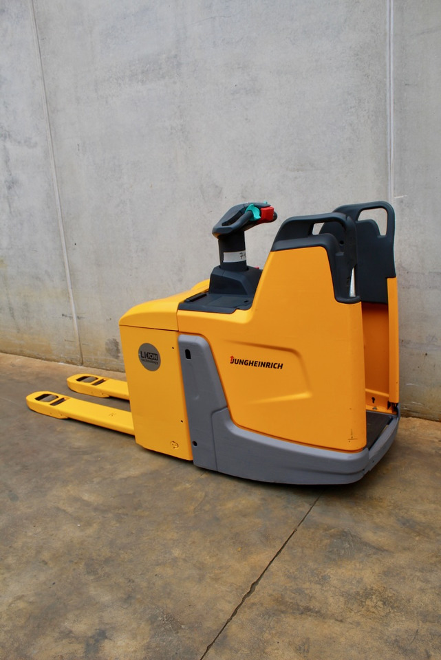 Jungheinrich ERE 225 LI-ION - Transpalet manual: Foto 1 Jungheinrich ERE 225 LI-ION - Transpalet manual: Foto 1