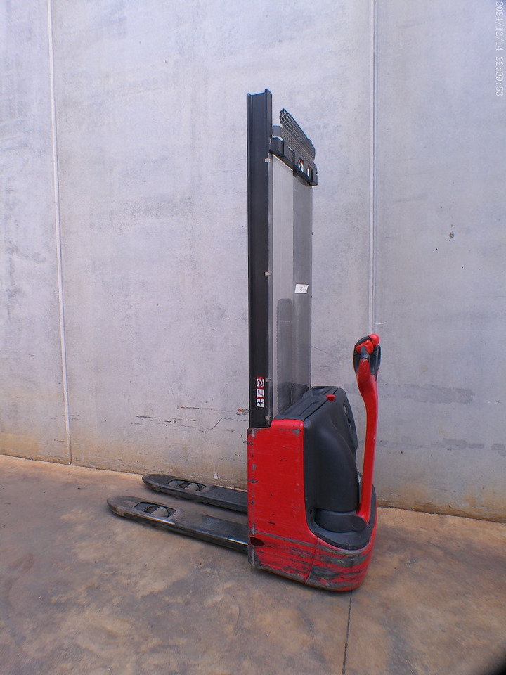 Linde L 10 - Transpalet la mare înălţime: Foto 1 Linde L 10 - Transpalet la mare înălţime: Foto 1
